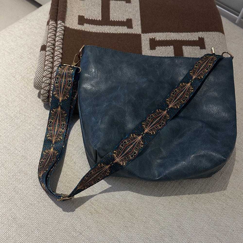 Elegant Marble Blue Leather Shoulder Bag